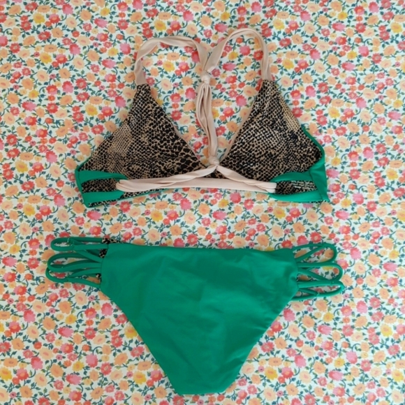 Acacia Swimwear Bikini set - Picture 3 of 8